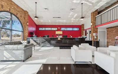 Photo 5 - Ramada by Wyndham Temple Terrace/Tampa North