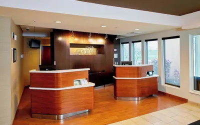 Photo 3 - Courtyard by Marriott Lansing