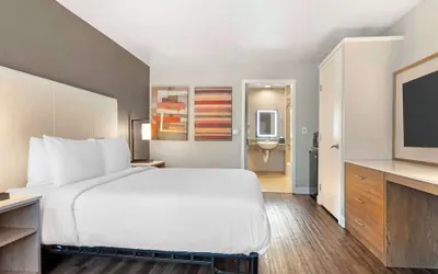 Photo 2 - Best Western Plus Rancho Cordova Inn