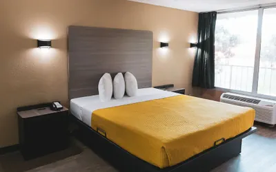 Photo 5 - Express Inn & Suites