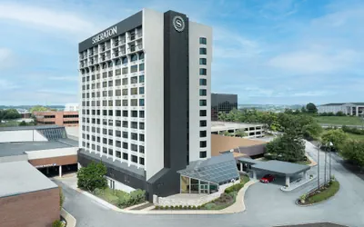 Photo 2 - Sheraton Westport Plaza Hotel St. Louis
