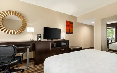 Photo 5 - Holiday Inn Washington-Dulles International Airport by IHG