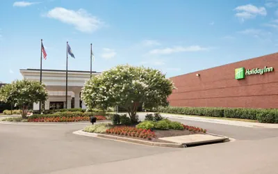 Photo 2 - Holiday Inn Washington-Dulles International Airport by IHG