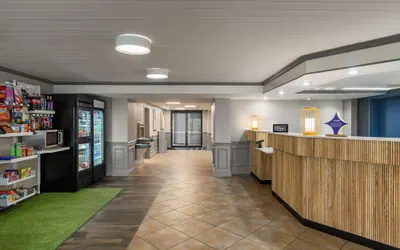 Photo 4 - Spark by Hilton Sarasota Siesta Key Gateway