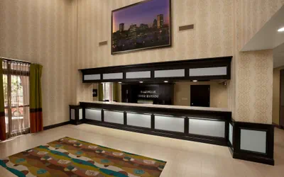 Photo 5 - Days Inn by Wyndham Baltimore Inner Harbor