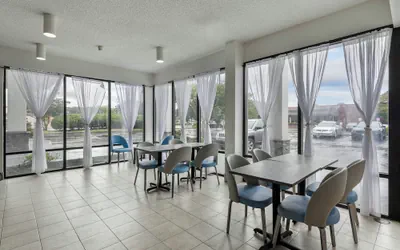 Photo 4 - Studio 6 Suites Jacksonville, NC