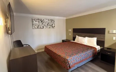 Photo 2 - Colony Inn