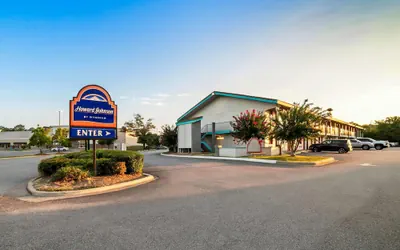 Photo 2 - Howard Johnson by Wyndham Columbus Fort Benning