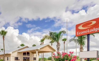 Photo 2 - Econo Lodge Falfurrias Hwy 281