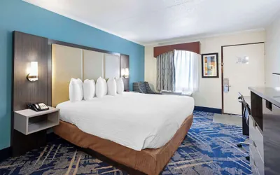 Photo 2 - Best Western Franklin Inn
