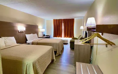 Photo 3 - Econo Lodge Willowbrook