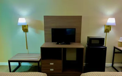 Photo 5 - Econo Lodge Willowbrook