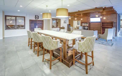 Photo 5 - DoubleTree by Hilton Huntington