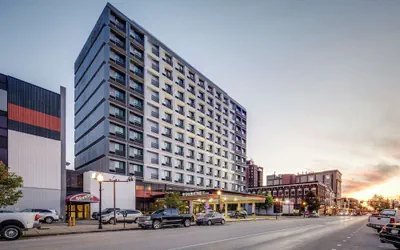 Photo 2 - DoubleTree by Hilton Huntington