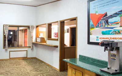Photo 4 - Howard Johnson by Wyndham Wilmington