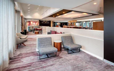 Photo 3 - Courtyard by Marriott Savannah Midtown