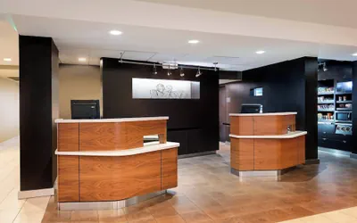 Photo 4 - Courtyard by Marriott Savannah Midtown