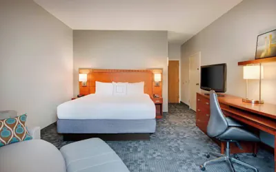 Photo 5 - Courtyard by Marriott Savannah Midtown