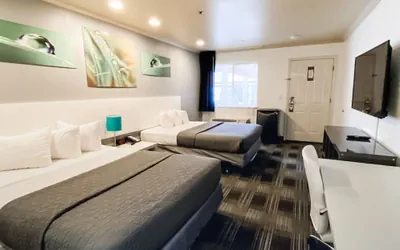 Photo 2 - BridgePoint Inn Daly City