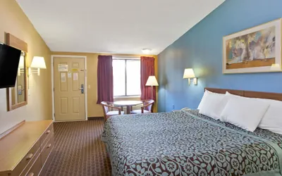 Photo 5 - Days Inn by Wyndham Lawrenceville