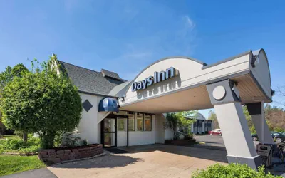 Photo 2 - Days Inn by Wyndham Ann Arbor