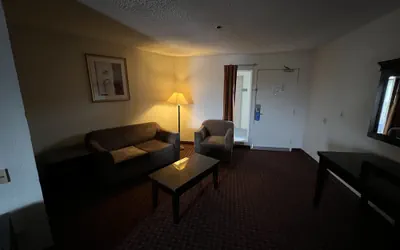 Photo 5 - Days Inn & Suites by Wyndham Rancho Cordova