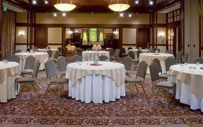 Photo 3 - Beechwood Hotel