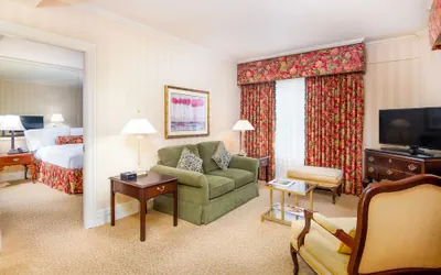 Photo 2 - Mayflower Park Hotel