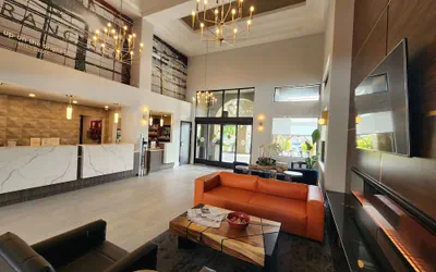 Photo 2 - La Quinta Inn & Suites by Wyndham San Francisco Airport West