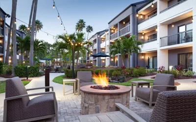 Photo 2 - Courtyard St. Petersburg Clearwater