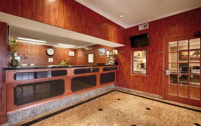 Photo 2 - Best Western Moreno Hotel & Suites