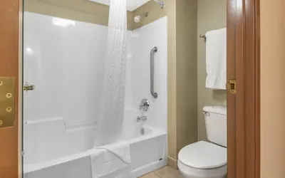 Photo 5 - Comfort Inn Iron Mountain North