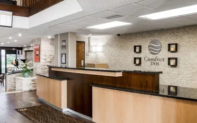 Photo 4 - Comfort Inn Metro Airport