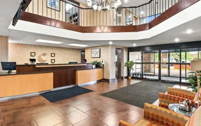 Photo 5 - Comfort Inn Metro Airport