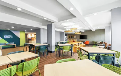 Photo 2 - Spark by Hilton Bardstown