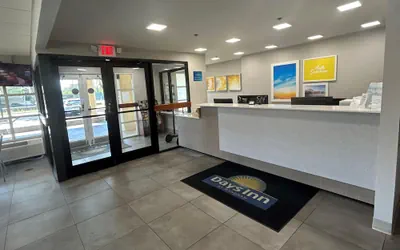 Photo 3 - Days Inn by Wyndham Atlanta Stone Mountain