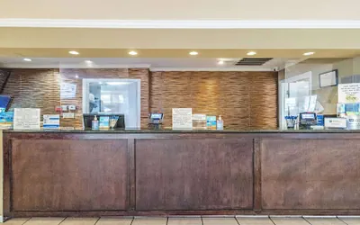 Photo 3 - Best Western Roseville Inn
