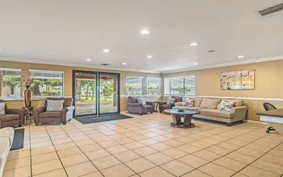 Photo 2 - Best Western Roseville Inn