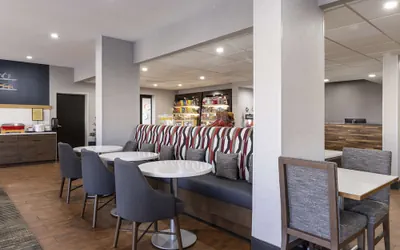 Photo 3 - Hampton Inn Athens