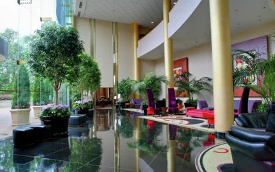 Photo 3 - DoubleTree by Hilton Washington Dulles Airport