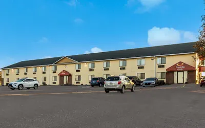 Photo 2 - Econo Lodge Inn & Suites Yankton