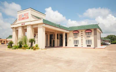 Photo 2 - Best Price Motel and Suites