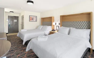 Photo 3 - Holiday Inn Redding by IHG