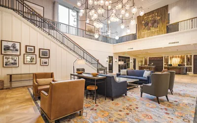 Knott's Hotel