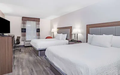 Photo 3 - Ramada by Wyndham Hendersonville