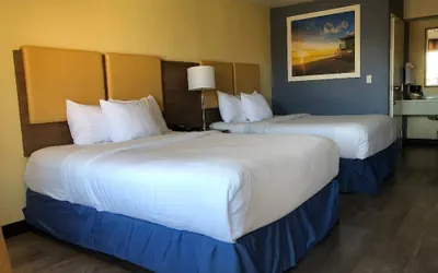Photo 5 - Days Inn by Wyndham Hayward Airport