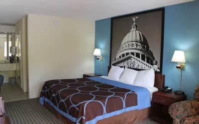 Photo 3 - Howard Johnson by Wyndham Vicksburg
