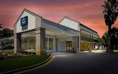 Photo 2 - Suburban Studios Hinesville - Fort Stewart Area