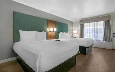 Photo 2 - Best Western Plus Riviera