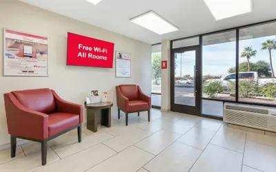 Photo 3 - Red Roof Inn Tucson South - Airport